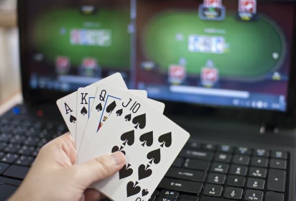 Studio Live Baccarat gacor zone dengan dealer dan meja permainan profesional